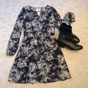 Cute floral dress LIKE NEW